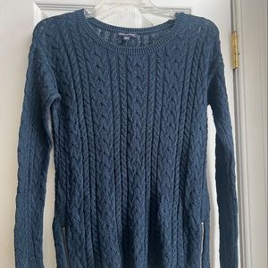 American Eagle sweater, M